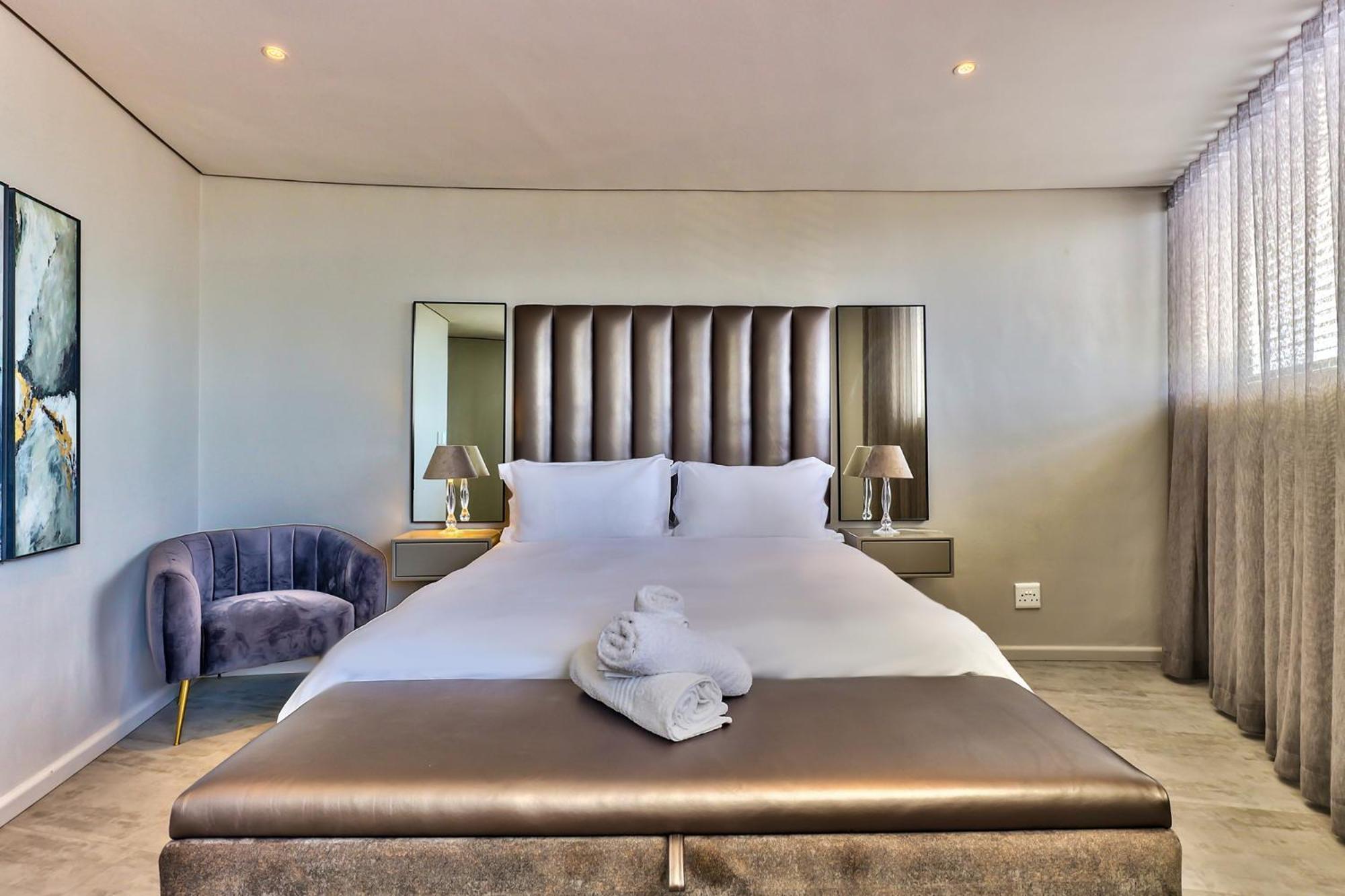 Aquarius Luxury Suites Bloubergstrand Buitenkant foto